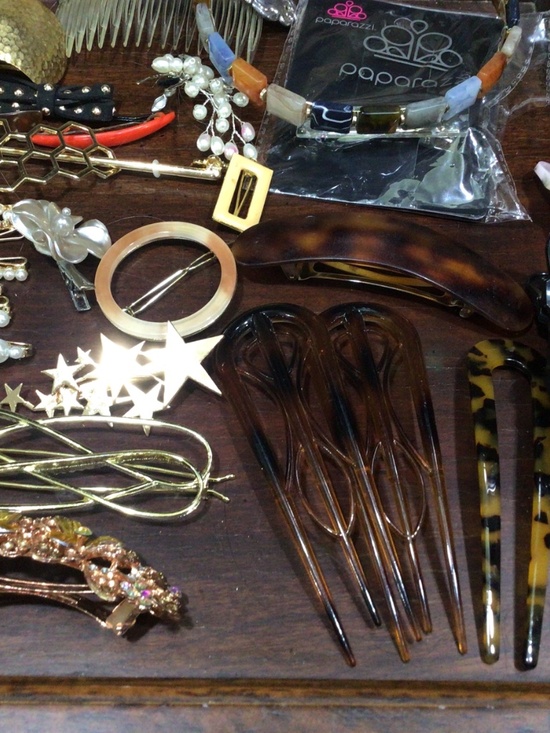 Tray of fashion hair Accessories. Some are Vintage all in great shape. main image 14